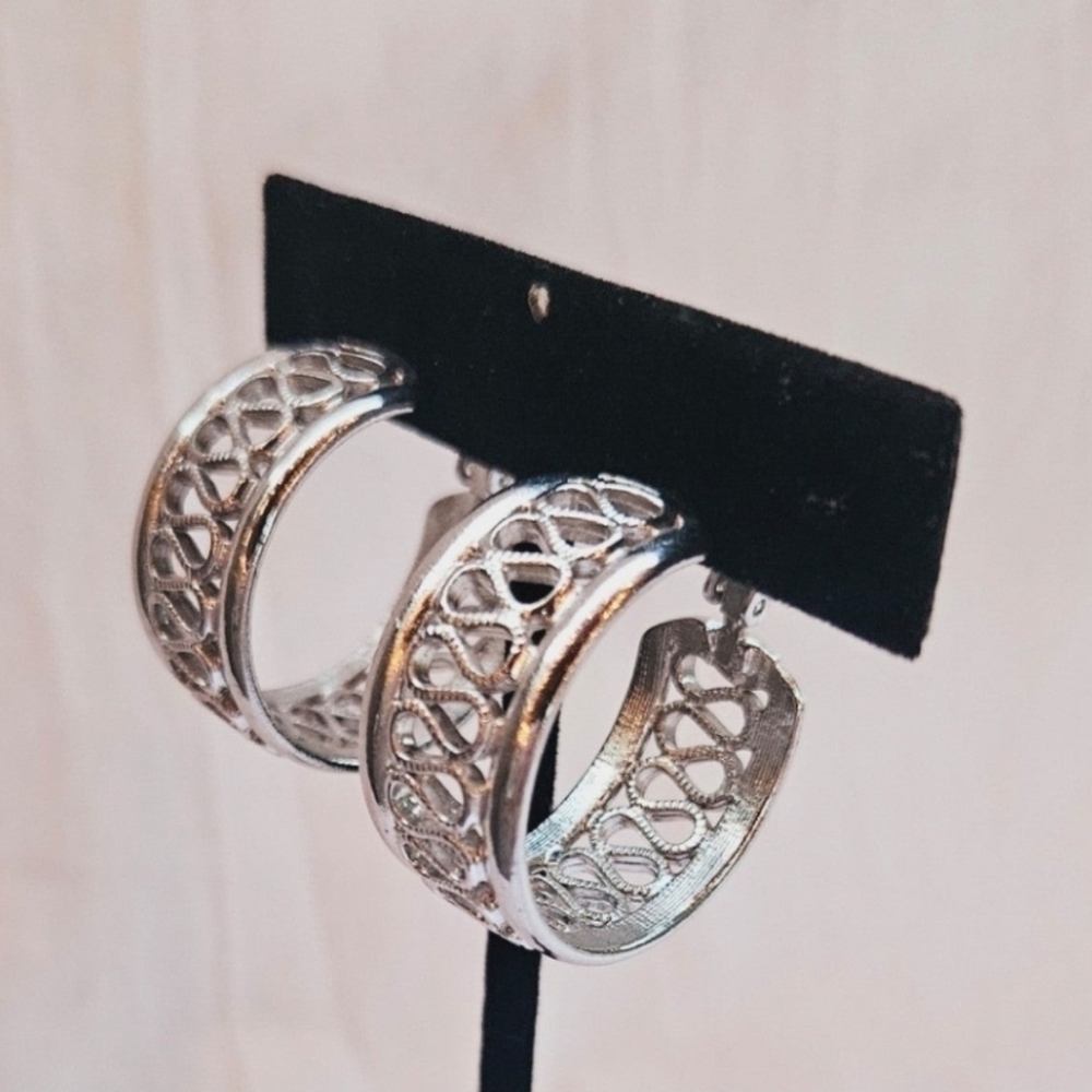 Vintage Hedy Hedison Silver Hoop Earrings